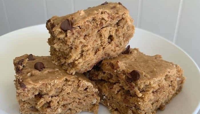 Scrumptious Almond Butter Oatmeal Cookie Bars