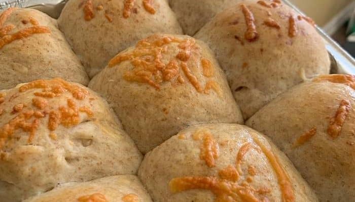 Easy Whole-Grain Cheddar Rolls