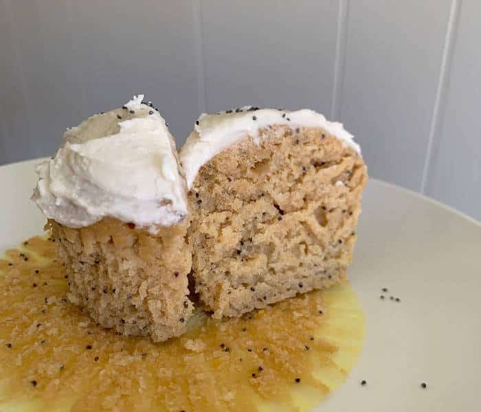 lemon poppy seed cupcakes
