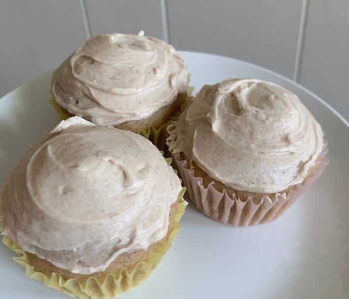 eggless one-bowl cinnamon cupcakes