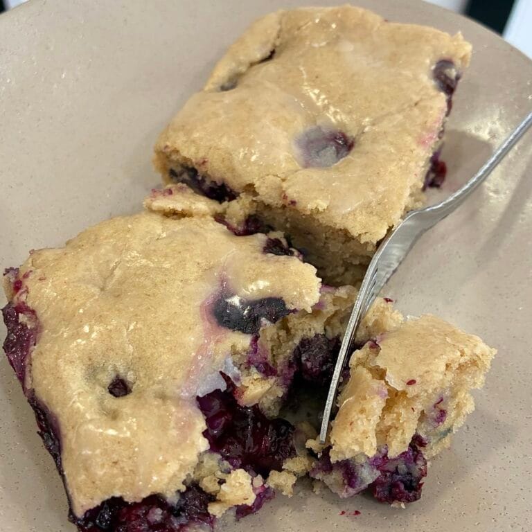 Easy One-Bowl Eggless Blueberry Oat Flour Cake (Low Sugar) 1 One-Bowl Eggless Blueberry Oat Flour Cake